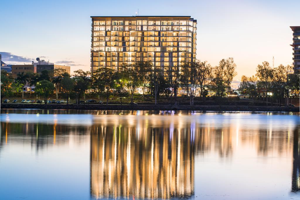Empire Apartment Hotel Rockhampton Bagian luar foto