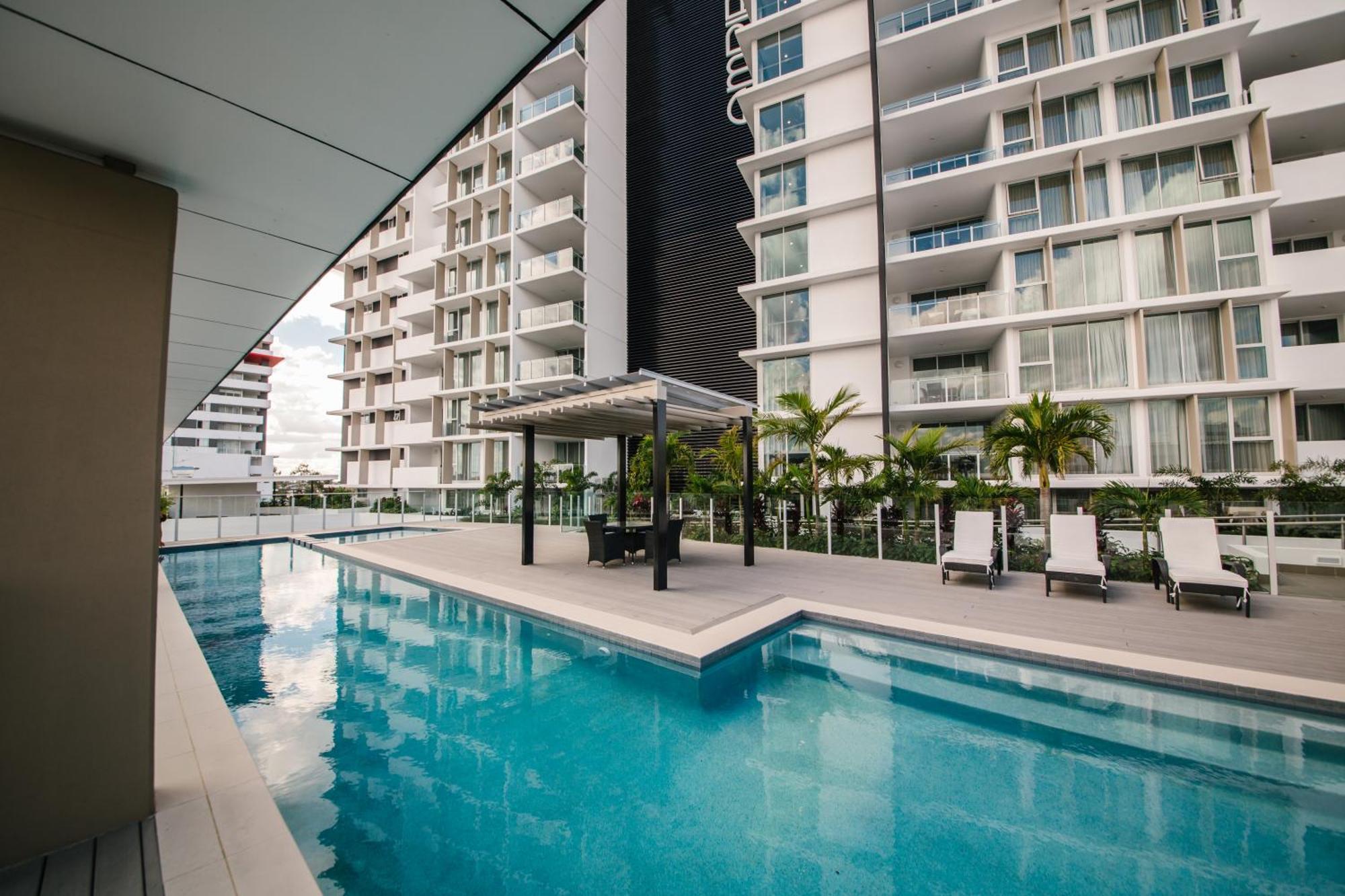 Empire Apartment Hotel Rockhampton Bagian luar foto