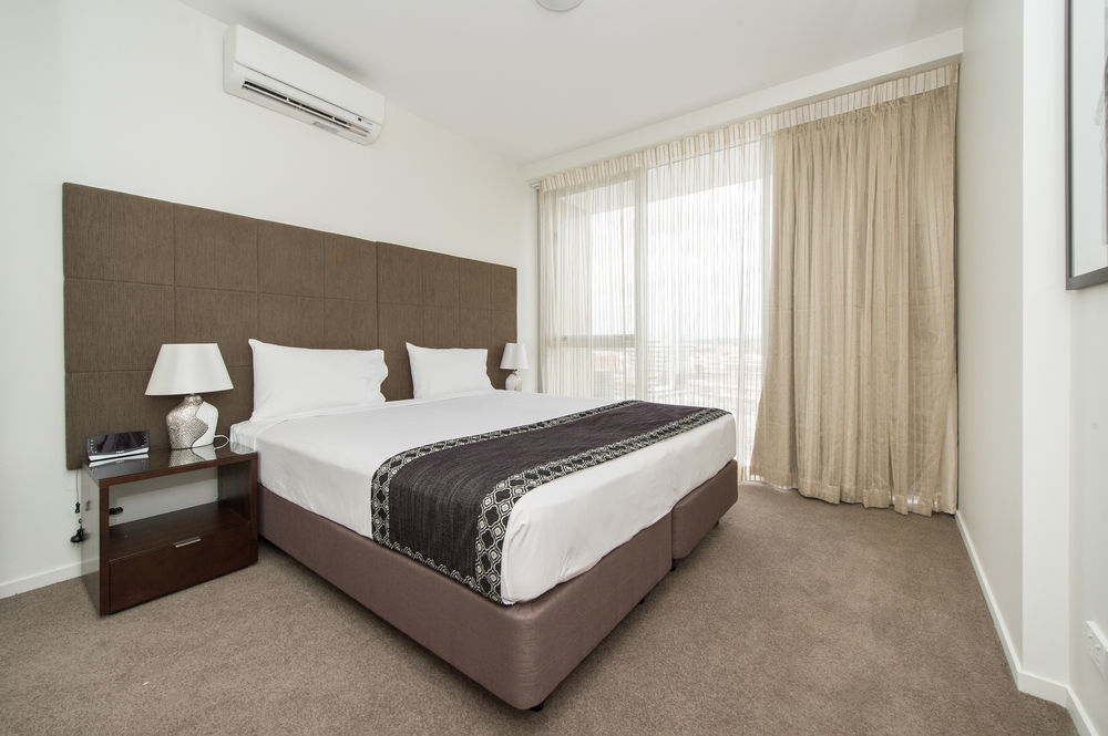 Empire Apartment Hotel Rockhampton Bagian luar foto