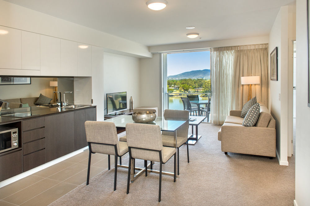 Empire Apartment Hotel Rockhampton Bagian luar foto