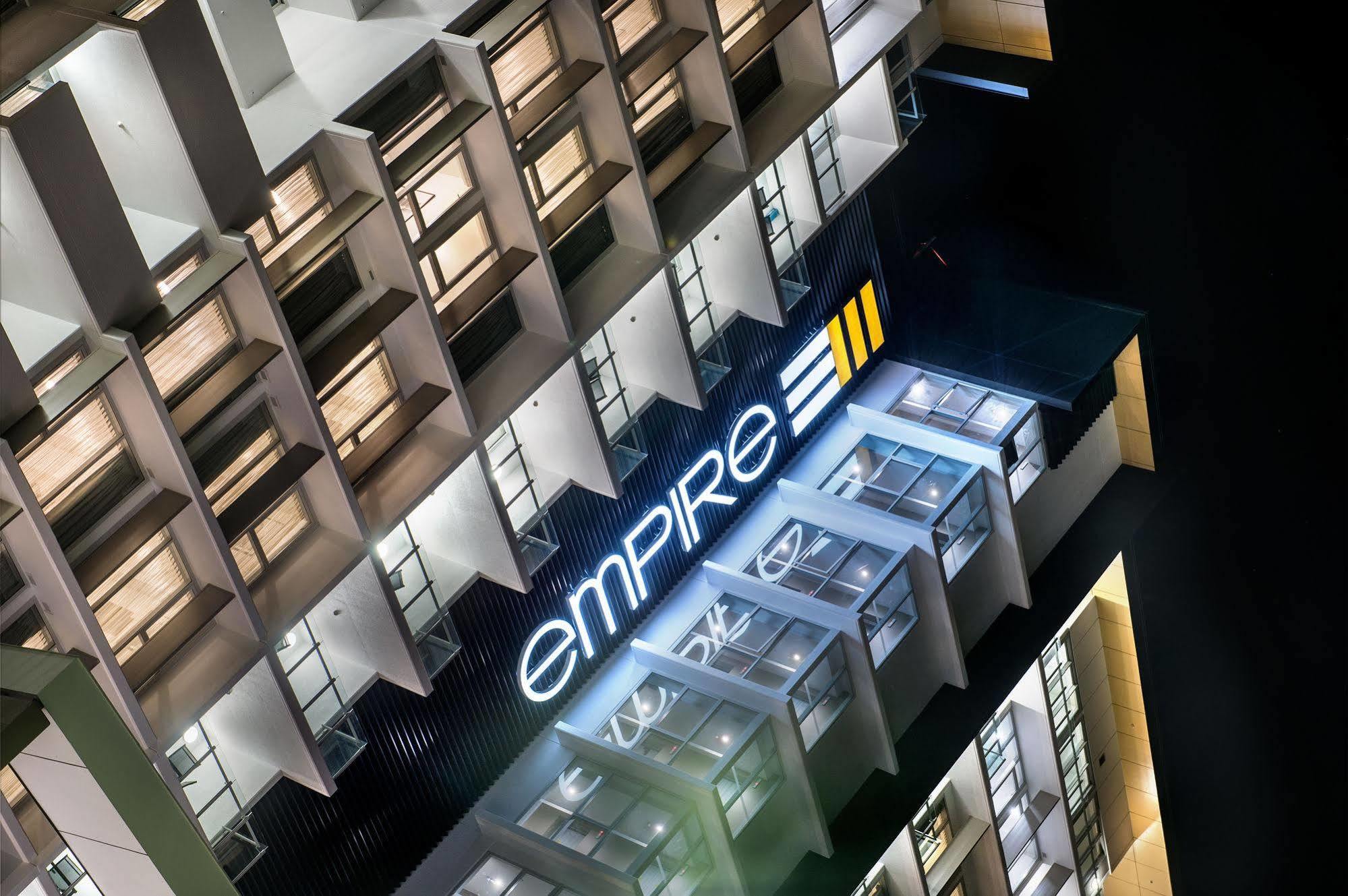 Empire Apartment Hotel Rockhampton Bagian luar foto