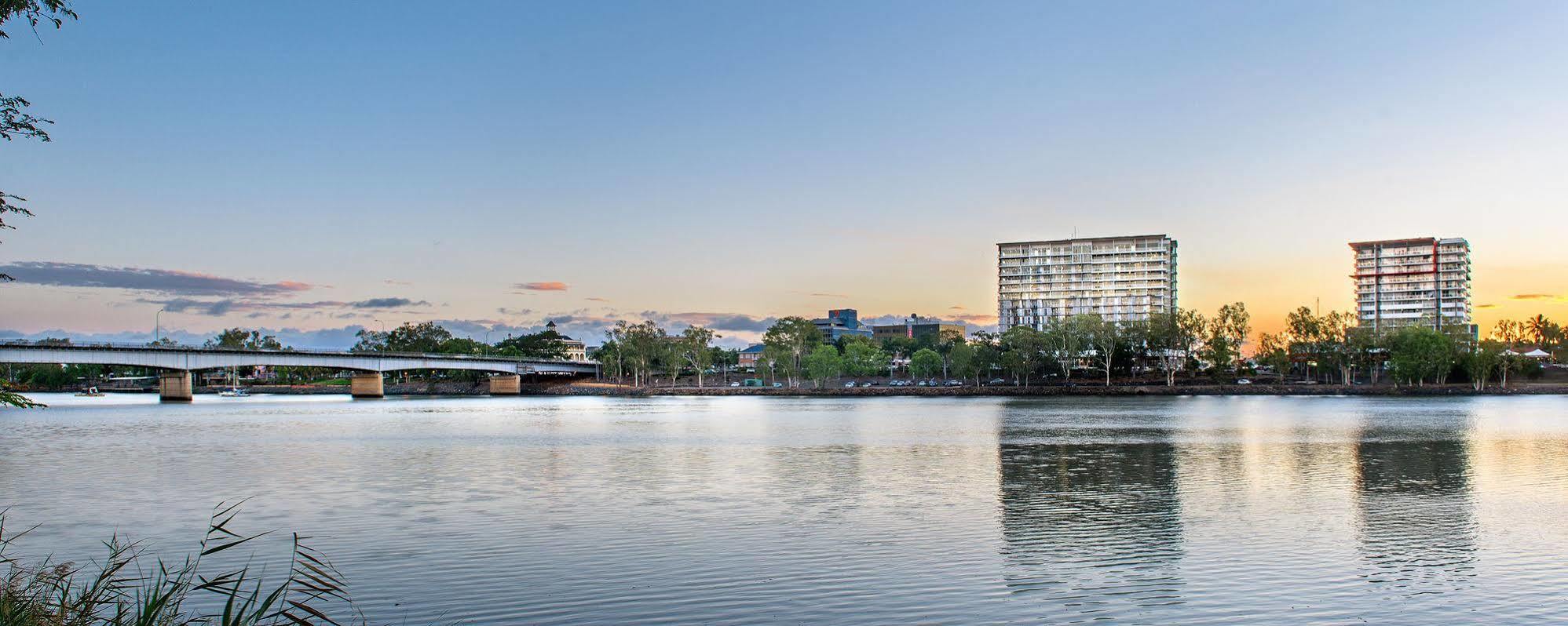 Empire Apartment Hotel Rockhampton Bagian luar foto