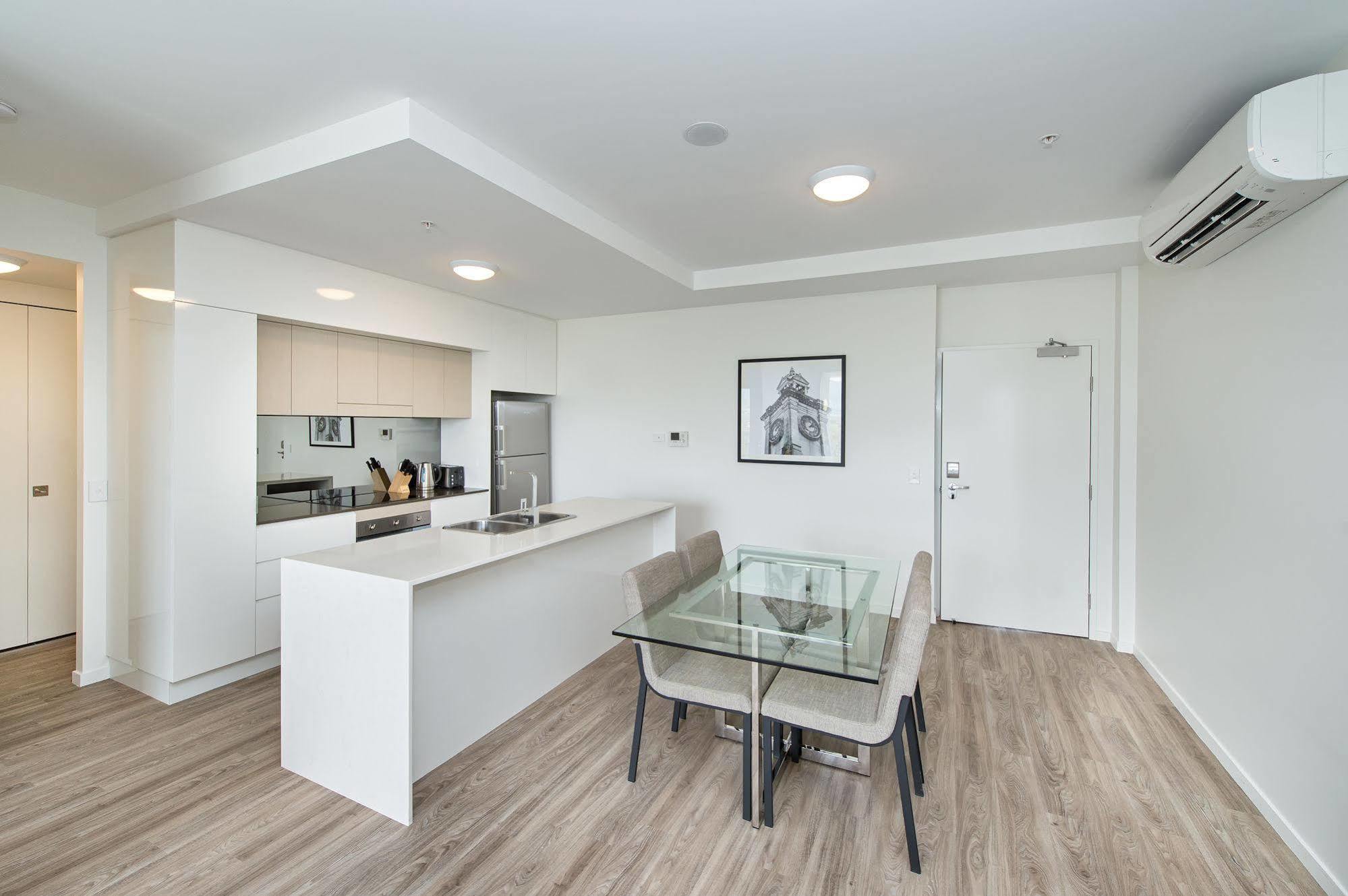 Empire Apartment Hotel Rockhampton Bagian luar foto